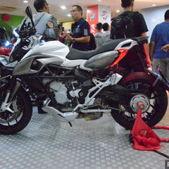 2016 MV Agusta Stradale 800MV Agusta-12