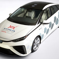 2016-toyota-mirai-satellite-communications- 001