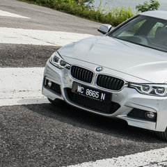 2016-BMW-330i-3