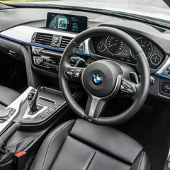 2016-BMW-330i-30