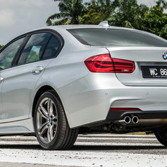 2016-BMW-330i-5