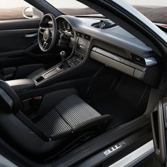 2038004_911_r_2016_porsche_ag