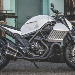Moto Corsa Ducati Diavel – 4