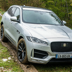 Jaguar-F-Pace-12