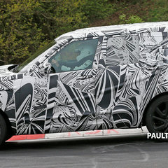 LR Discovery 5 Spyshots-04