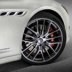 New Quattroporte GTS GranSport_ID badge