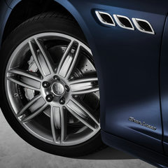 New Quattroporte GranLusso_ID badge