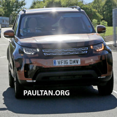 Bear Grylls tests new Land Rover Discovery’s Intelligent Seat Fold technology, from the air