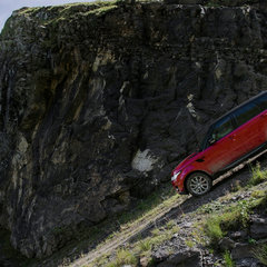 range-rover-sport-alpine-ski-05