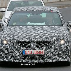 Toyota-Crown-spied-1