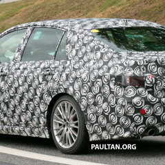 Toyota-Crown-spied-10
