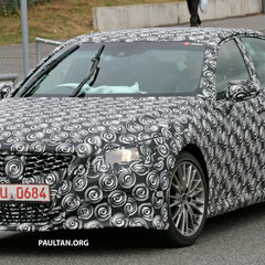 Toyota-Crown-spied-3
