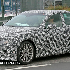 Toyota-Crown-spied-5