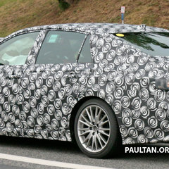 Toyota-Crown-spied-9