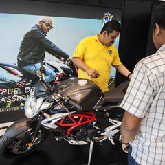 MV-Agusta-Showroom_LowRes-18 BM