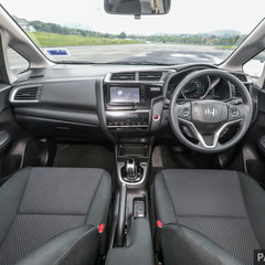 Honda Jazz Hybrid_Int-1