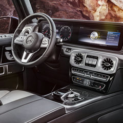 Mercedes G Class Interior-02