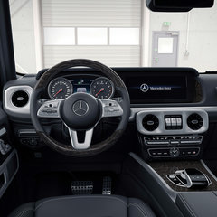 Mercedes G Class Interior-10