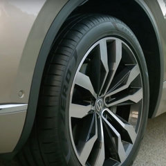 VW-2018-Touareg-teaser-1