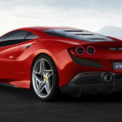 Ferrari F8 Tributo 2