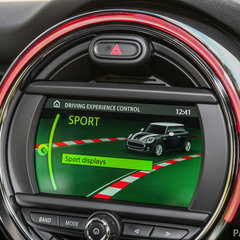 2019_F56_MINI_CooperS_3Door_LCI_Int-13