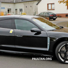 Porsche-Taycan-Sport-Turismo-5