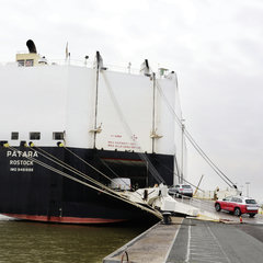 Fuel from waste: Volkswagen powers car freighters with used oil
