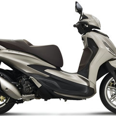2021-Piaggio-Beverly-1-e1609130332971 BM
