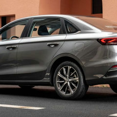 2021-Geely-Emgrand-official-photo-6-e1622692327666-850x443_BM