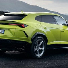 Lamborghini Urus 15,000th Production Milestone (12)