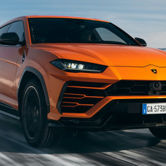 Lamborghini Urus 15,000th Production Milestone (4)