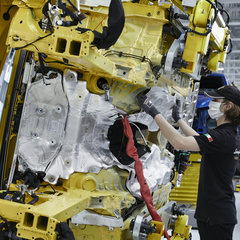Lamborghini Urus 15,000th Production Milestone (8)
