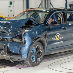 Lynk & Co 01 Euro NCAP (5)