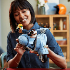 2022 Lego Vespa 125 – 8