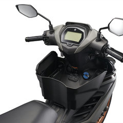 Yamaha 135LC Fi 2022 Studio Shot BM-39