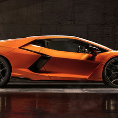 Lamborghini Revuelto 10