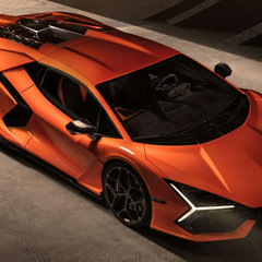 Lamborghini Revuelto 3