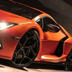 Lamborghini Revuelto 8
