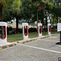 Tesla Supercharger Sunway Pyramid-2