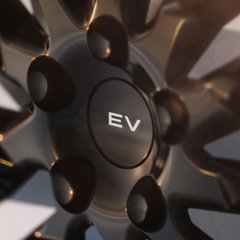 2024 Range Rover Electric teaser-4