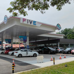 Five KLIA Pit Stop launch-2