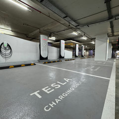 Tesla-Supercharger-V4_The-Gardens-Mall-1 BM
