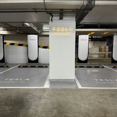 Tesla-Supercharger-V4_The-Gardens-Mall-7 Bm