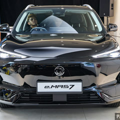 2025-Proton-eMas7-New-Variant-Exterior-Obsidian-Black-3