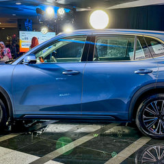 2026-Proton-eMas7-PHEV-Aquamarine-Blue-Alabaster-White-5