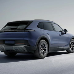 Porsche Cayenne S Electric 7