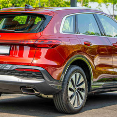 2026 Audi Q5 Advanced Rear