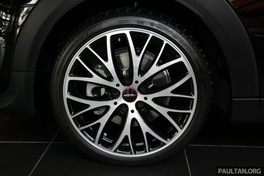 只有20辆，来欣赏MINI JCW Pro在展示间的实车照图辑！ 2143
