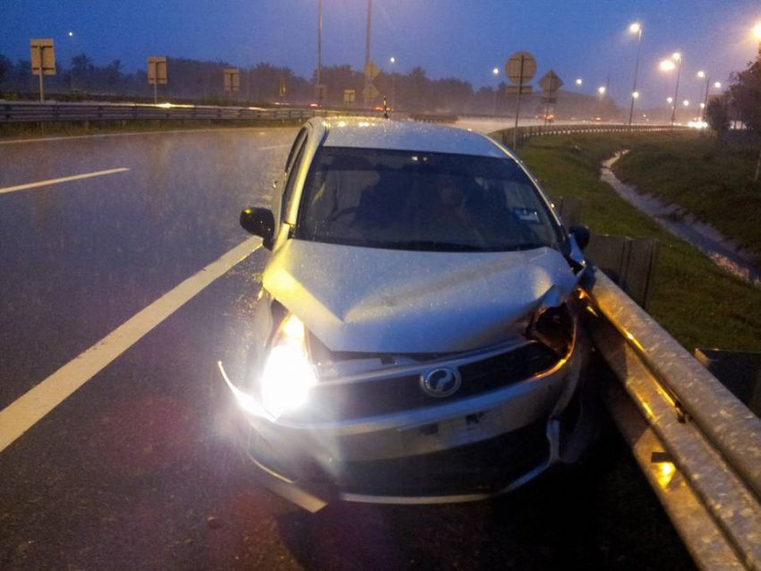 Perodua Axia车主网上投诉方向盘突然锁死、煞车没反应致车祸，P2文告称已对肇事车辆进行调查，证实没问题。 3348