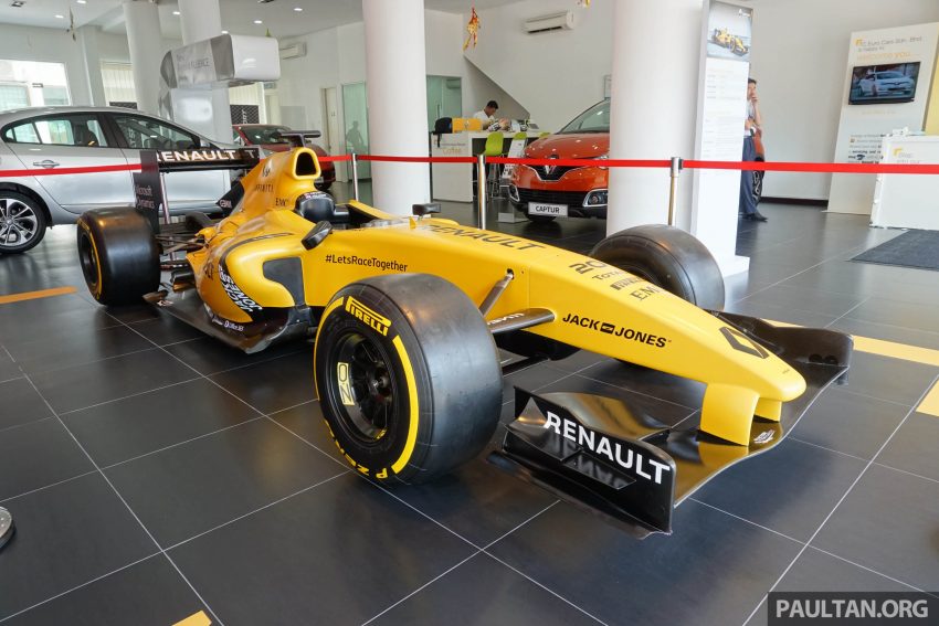 2016 F1 Renault RS16实车尺寸的复制版第一方程式战车，即日起至本月28日在全国指定Renault展示间展出！ 3308